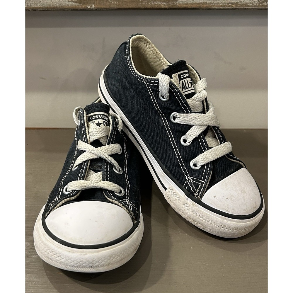 Converse Kids Chuck Taylor All Star Classic Low Top Sneaker Shoes Size 9 Unisex‎